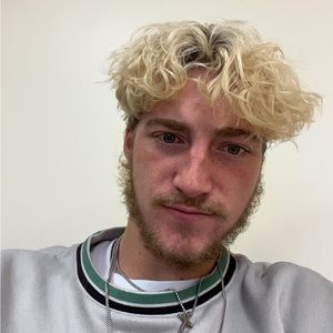 Meet your Posher, Casey